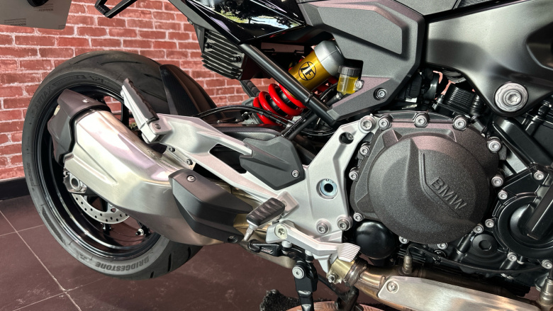 BMW F900 R